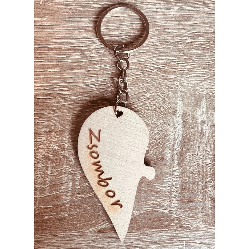 Gravírozott neves fa kulcstartó - Zsombor